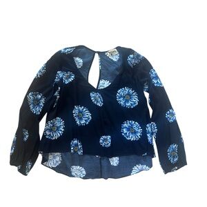Show Me Your Mumu blue floral top. Size‎ small.